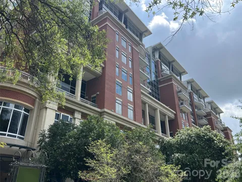435 S Tryon Street #708
