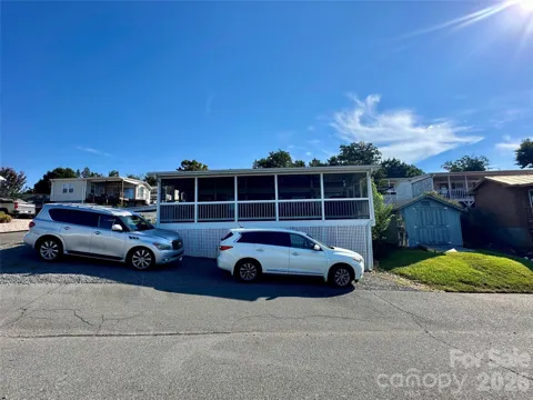 195 Grand View Drive