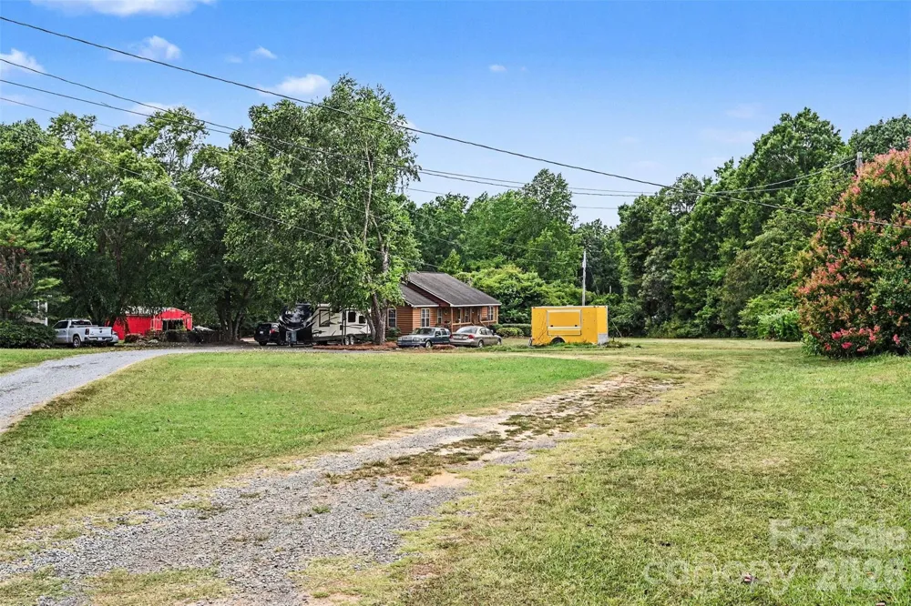 3999 Fincher Road Matthews, NC 28104