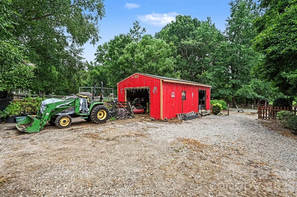3999 Fincher Road Matthews, NC 28104