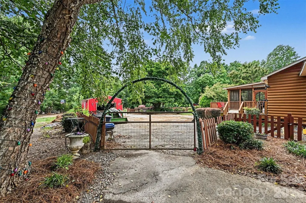 3999 Fincher Road Matthews, NC 28104