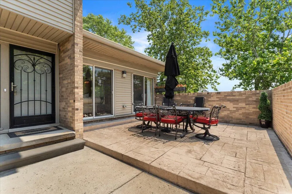 1100 Saint Aubin Place Detroit, MI 48207