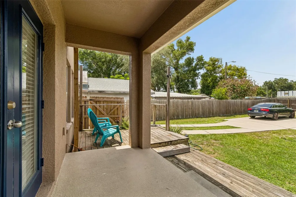1216 E GIDDENS AVE Tampa, FL 33603