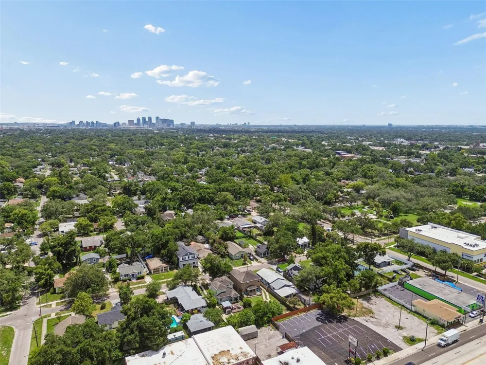 1216 E GIDDENS AVE Tampa, FL 33603