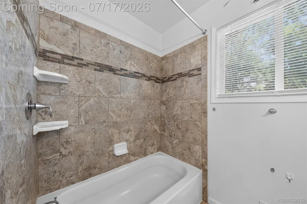 20471 Hollywood Street Harper Woods City, MI 48225