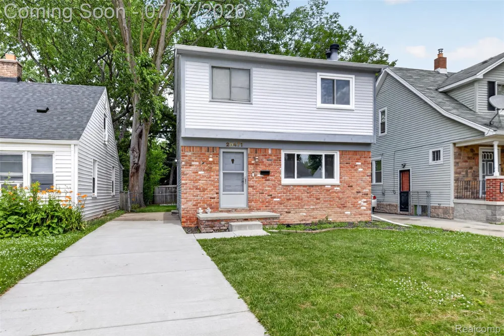 20471 Hollywood Street Harper Woods City, MI 48225