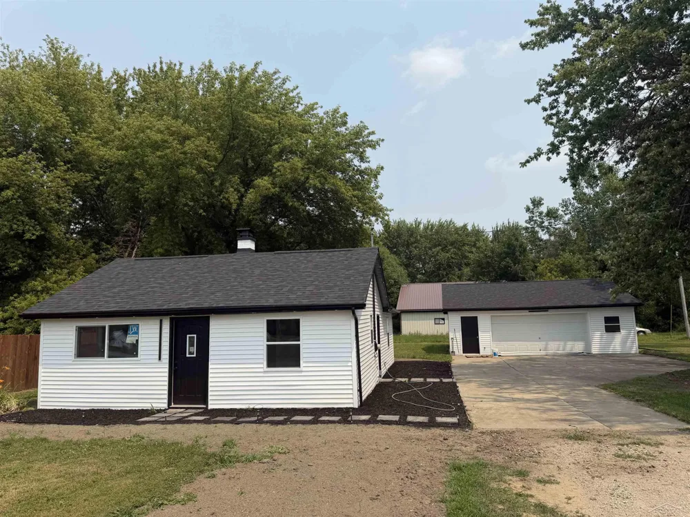 9095 East Road Albee Township, MI 48417