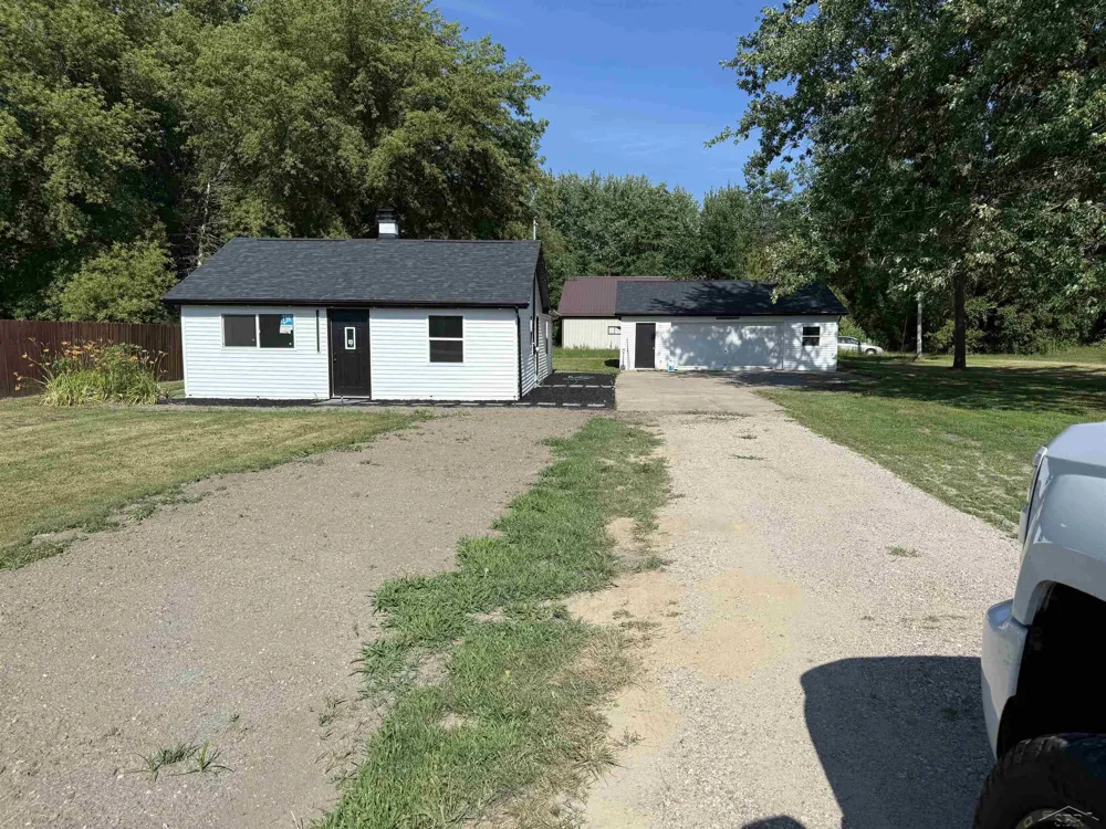 9095 East Road Albee Township, MI 48417