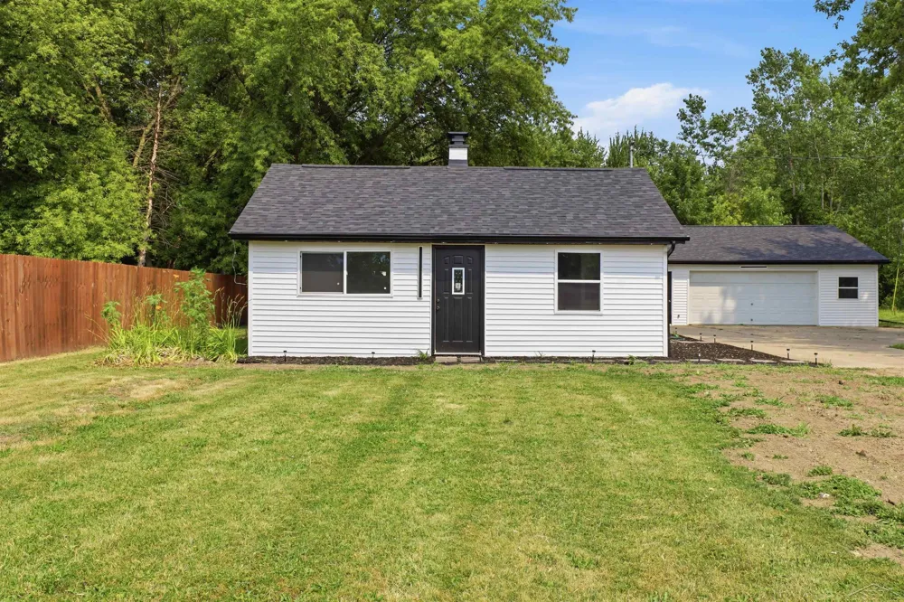 9095 East Road Albee Township, MI 48417