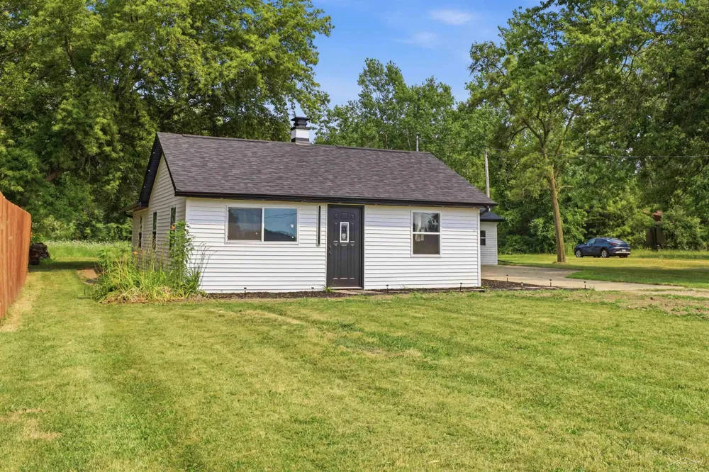 9095 East Road Albee Township, MI 48417