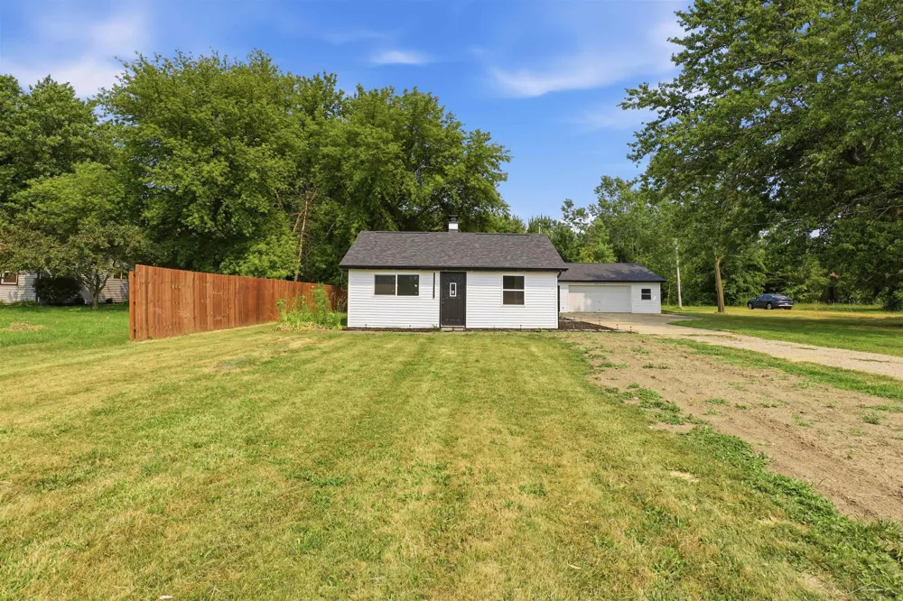 9095 East Road Albee Township, MI 48417