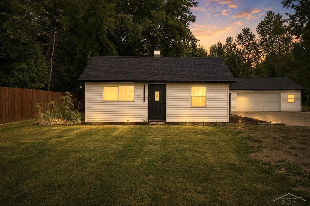 9095 East Road Albee Township, MI 48417