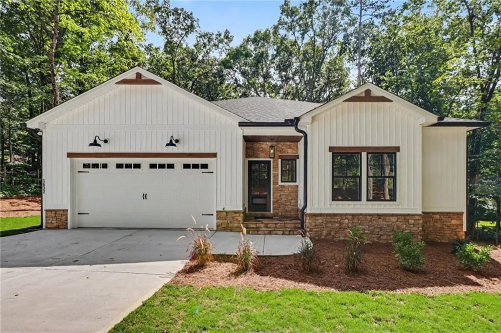 1632 McClung Road Hiram, GA 30141