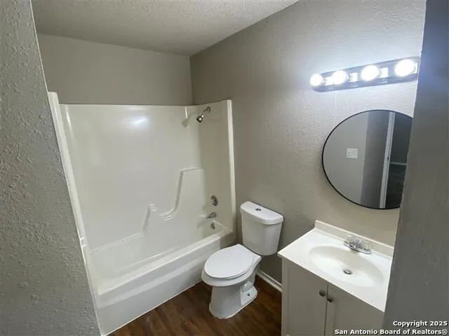 1208 CHURING DR San Antonio, TX 78245