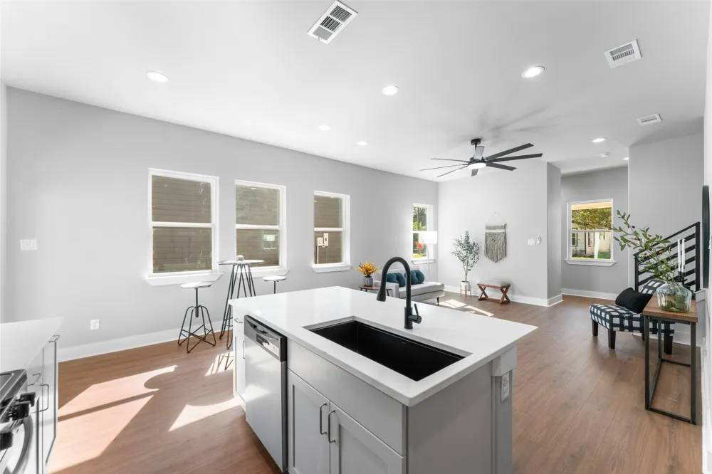612 Robinson Street Cleburne, TX 76031