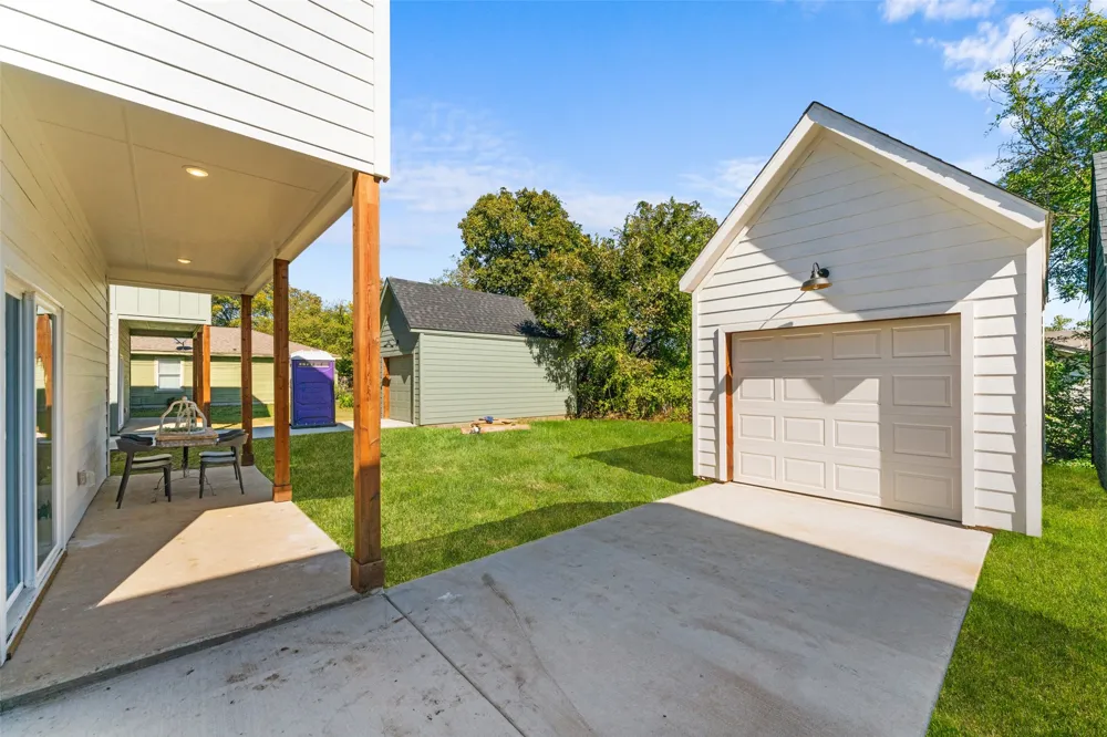612 Robinson Street Cleburne, TX 76031
