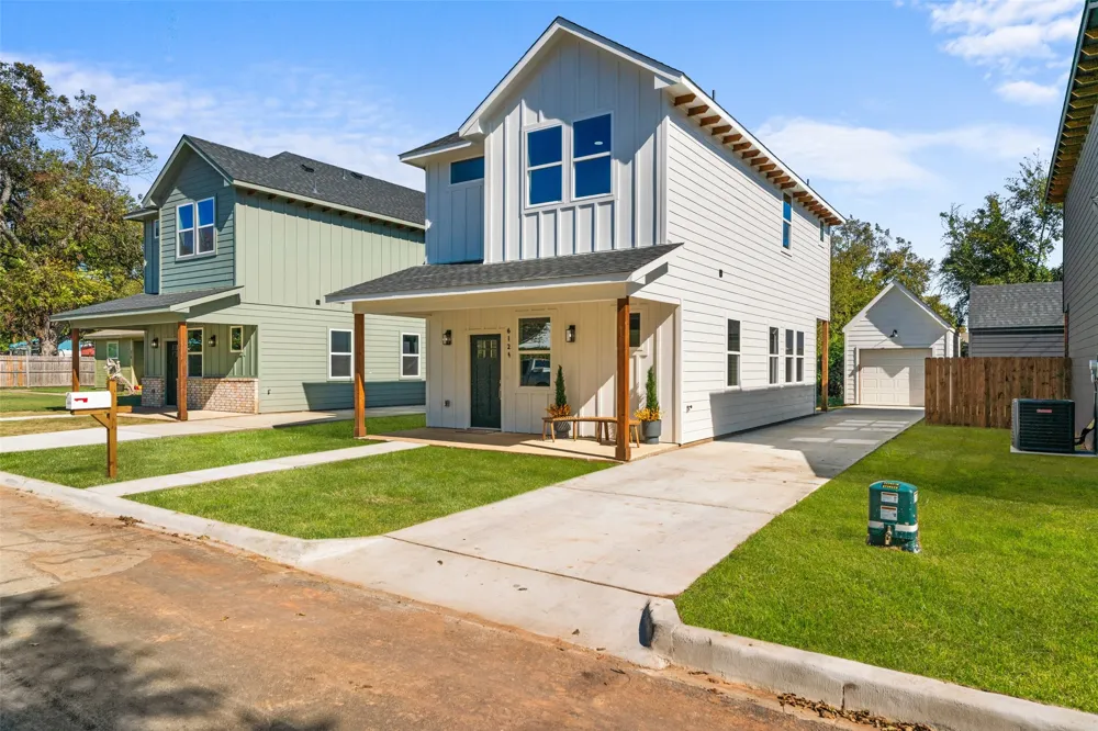 612 Robinson Street Cleburne, TX 76031