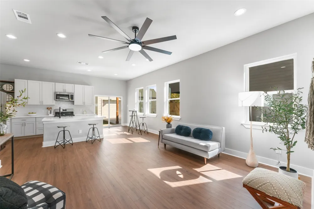 612 Robinson Street Cleburne, TX 76031