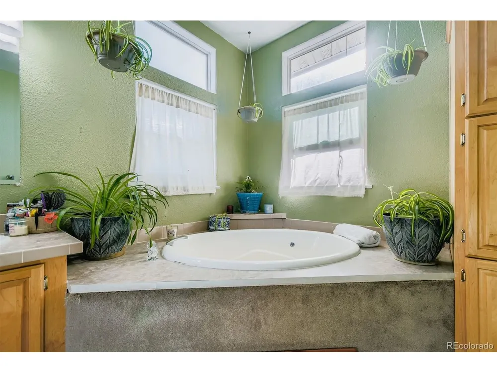 245 W Crawford Avenue Keenesburg, CO 80643