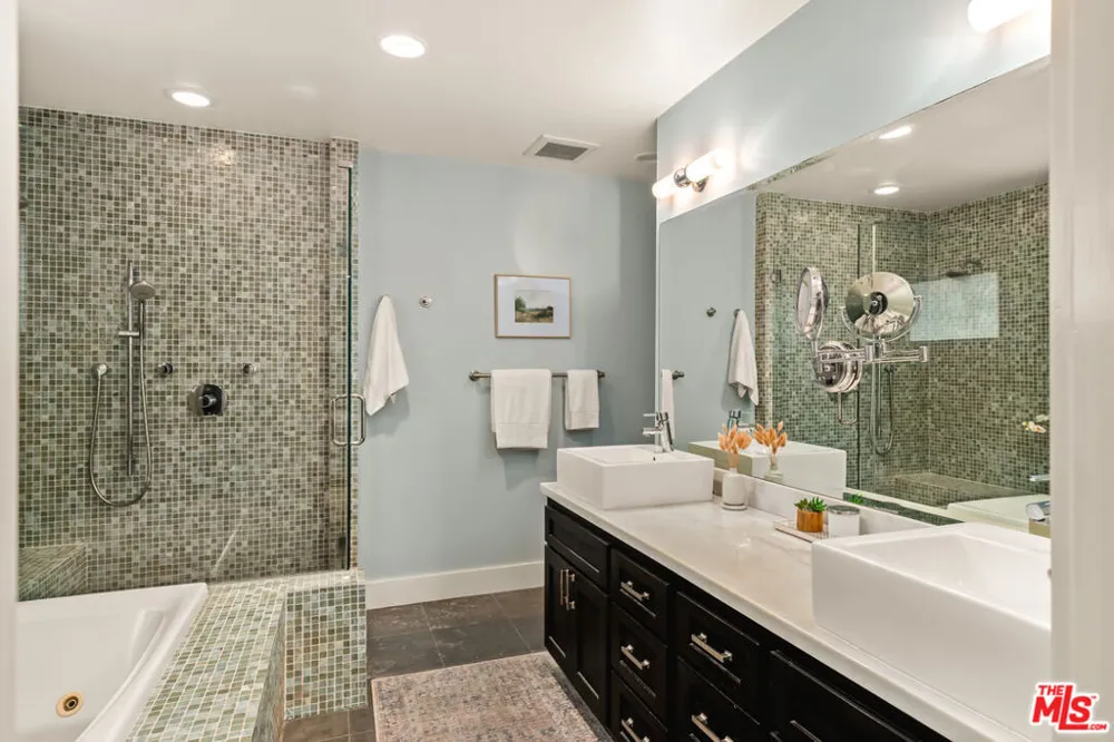 8231 Gulana Avenue Playa del Rey, CA 90293
