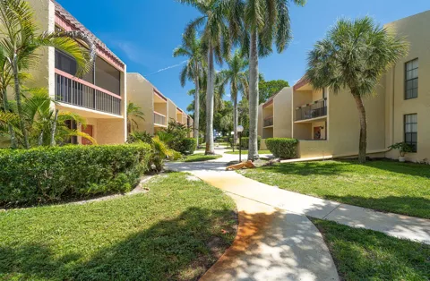 769 SE 1st Way #85