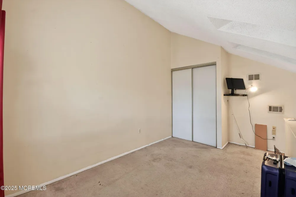 804 Ivy Court Jackson, NJ 08527
