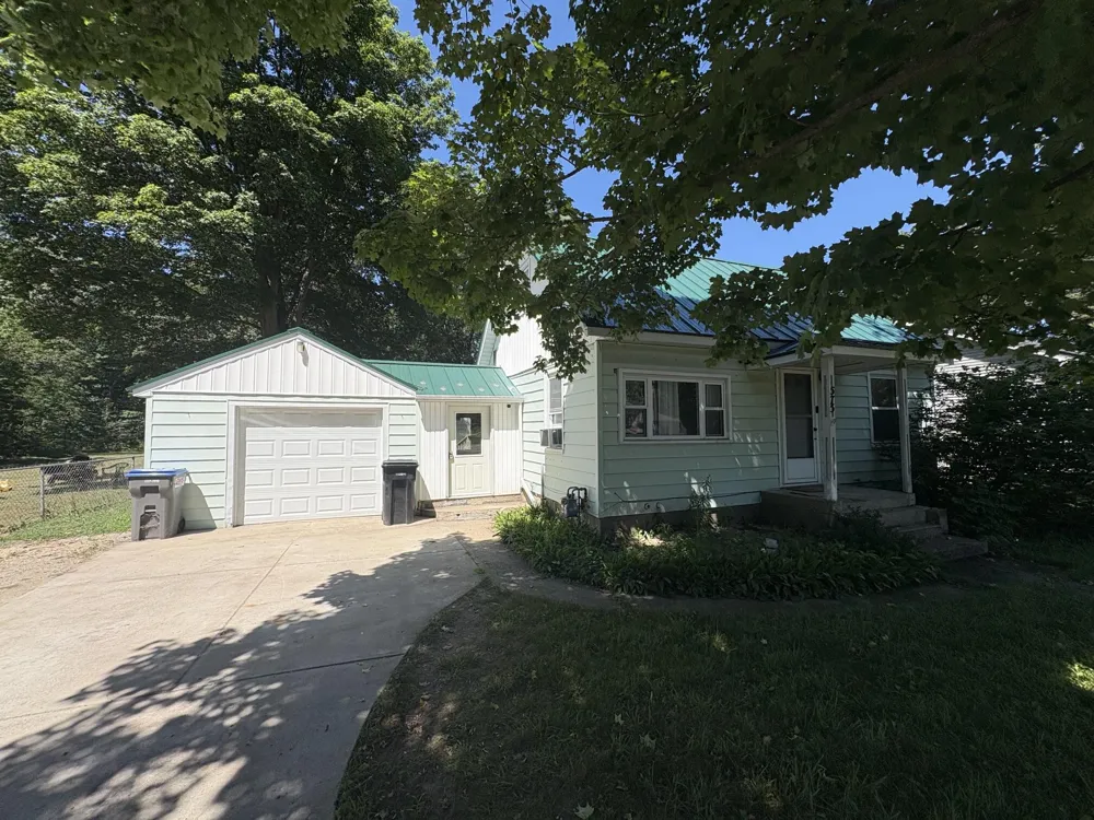 575 S Wolf Lake Road Egelston Township, MI 49442