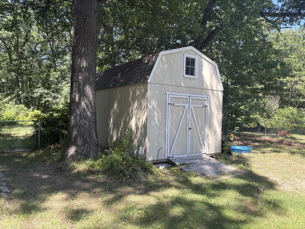 575 S Wolf Lake Road Egelston Township, MI 49442