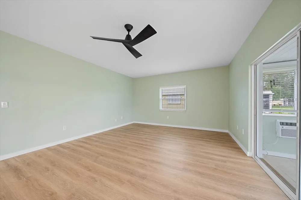 5865 TIDEWOOD AVENUE #8 Sarasota, FL 34231