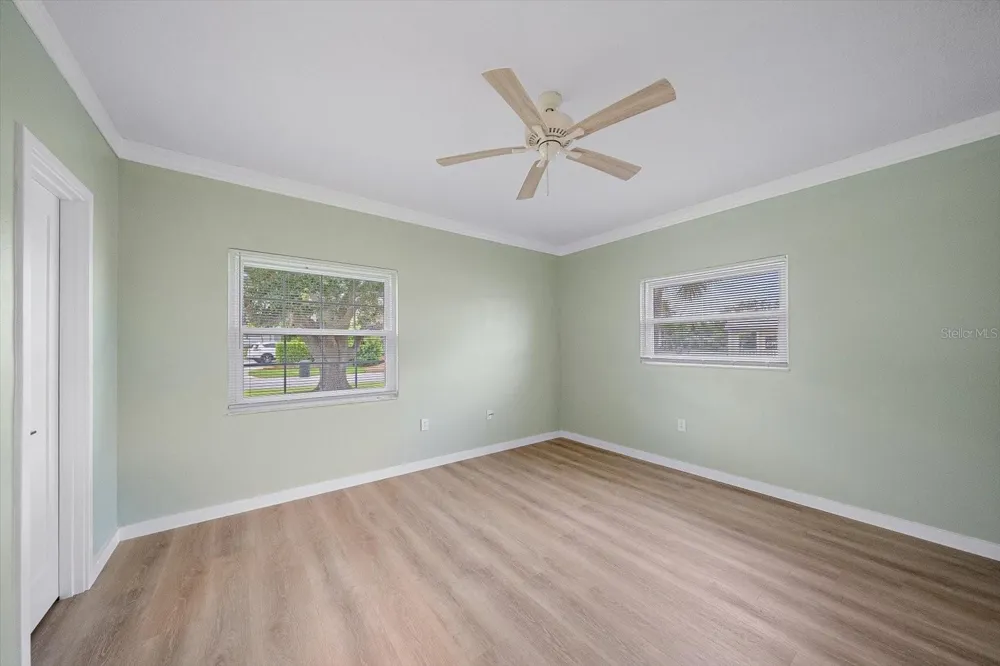 5865 TIDEWOOD AVENUE #8 Sarasota, FL 34231