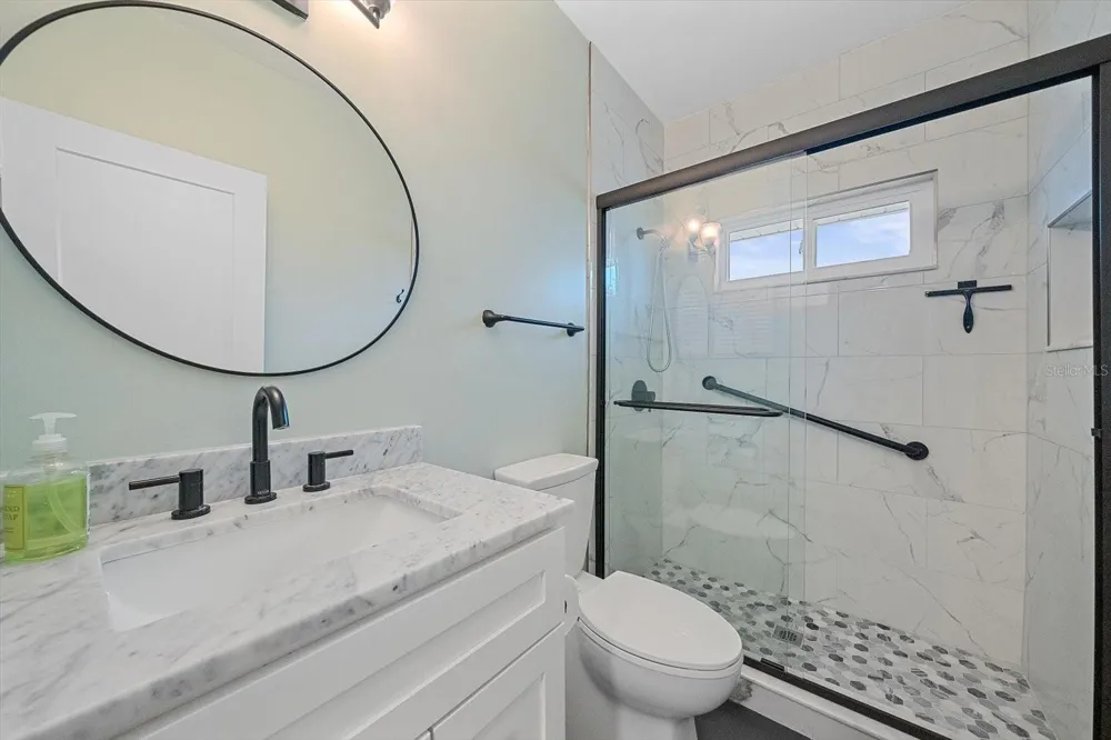 5865 TIDEWOOD AVENUE #8 Sarasota, FL 34231