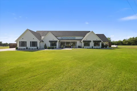 4884 County Road 2216