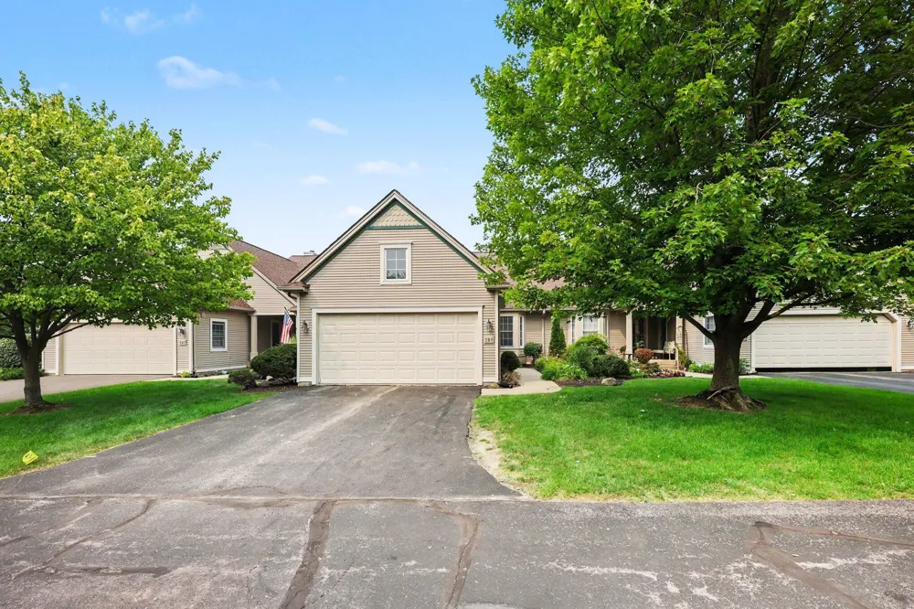 208 Pierce Lake Drive Chelsea, MI 48118