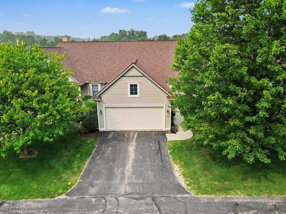 208 Pierce Lake Drive Chelsea, MI 48118