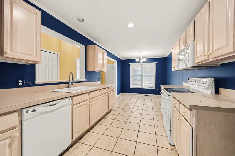 208 Pierce Lake Drive Chelsea, MI 48118