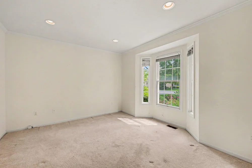 208 Pierce Lake Drive Chelsea, MI 48118