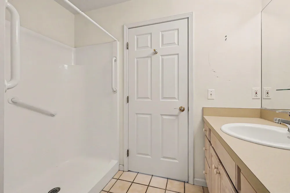 208 Pierce Lake Drive Chelsea, MI 48118