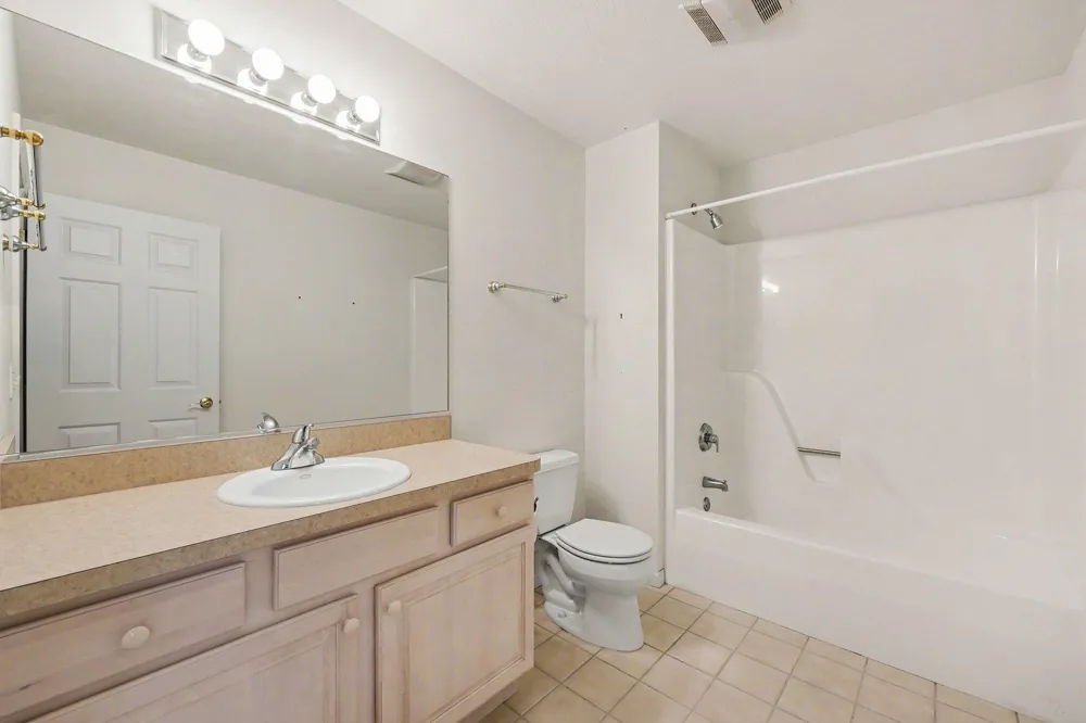 208 Pierce Lake Drive Chelsea, MI 48118