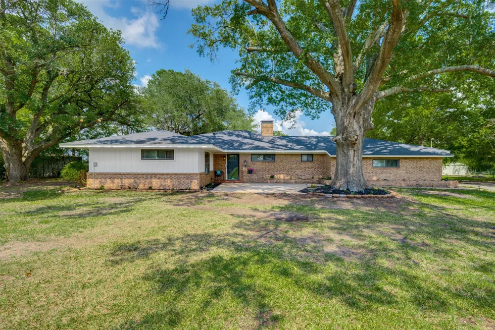 307 Daingerfield Street Naples, TX 75568