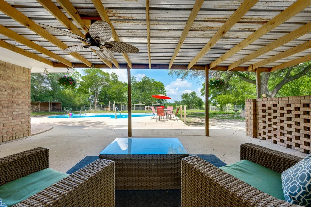 307 Daingerfield Street Naples, TX 75568