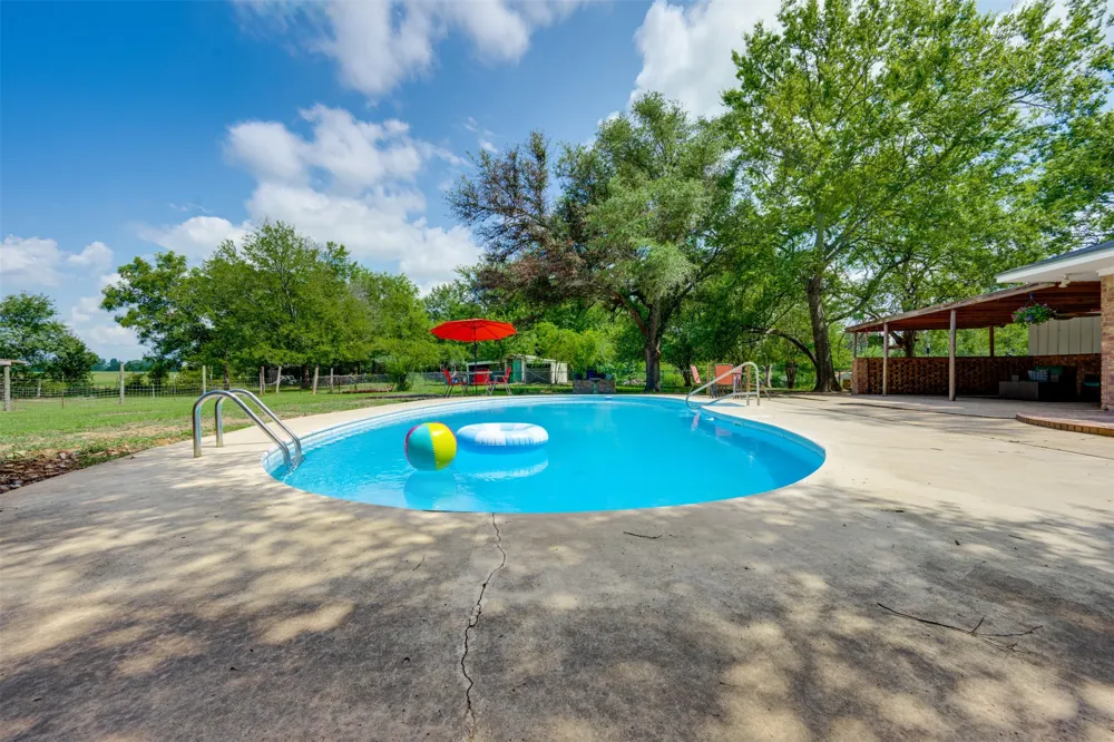 307 Daingerfield Street Naples, TX 75568