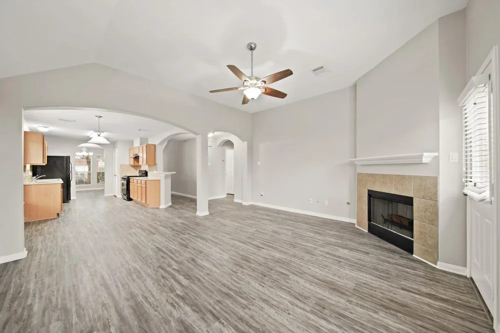4035 E Teal Estates Circle Fresno, TX 77545