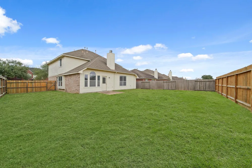 4035 E Teal Estates Circle Fresno, TX 77545