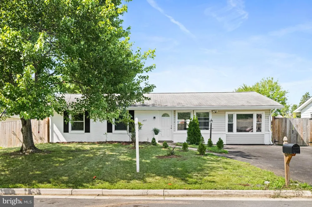 501 E POPLAR ROAD E Sterling, VA 20164