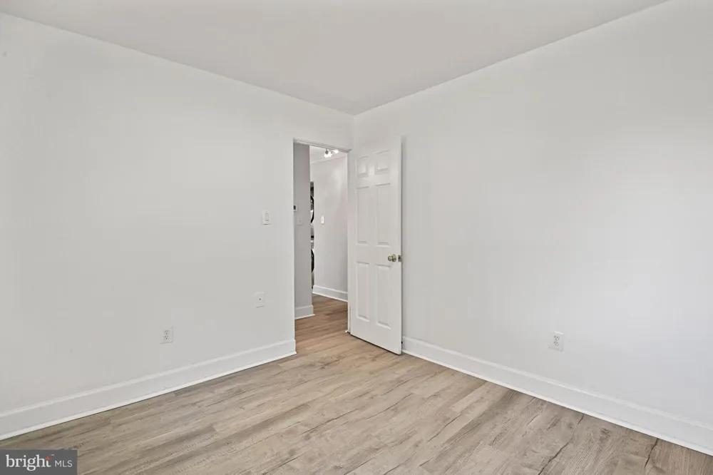 501 E POPLAR ROAD E Sterling, VA 20164