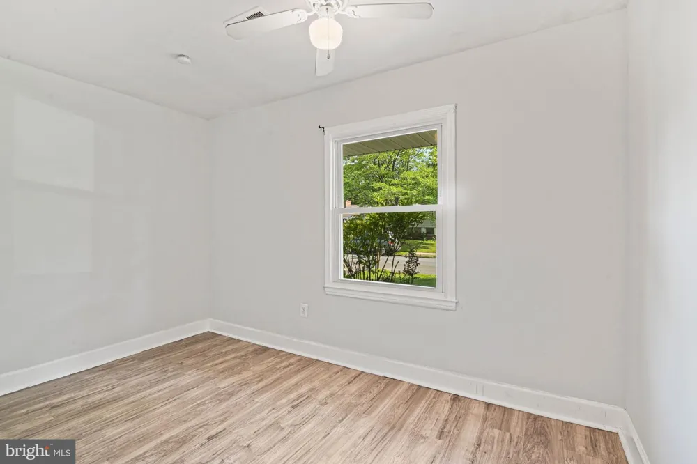 501 E POPLAR ROAD E Sterling, VA 20164
