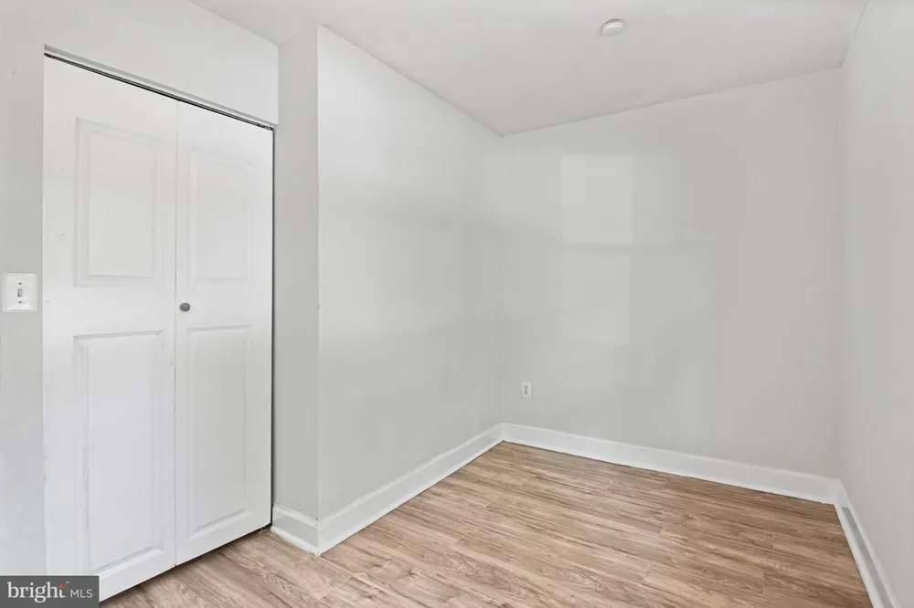 501 E POPLAR ROAD E Sterling, VA 20164