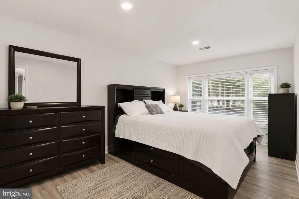 501 E POPLAR ROAD E Sterling, VA 20164