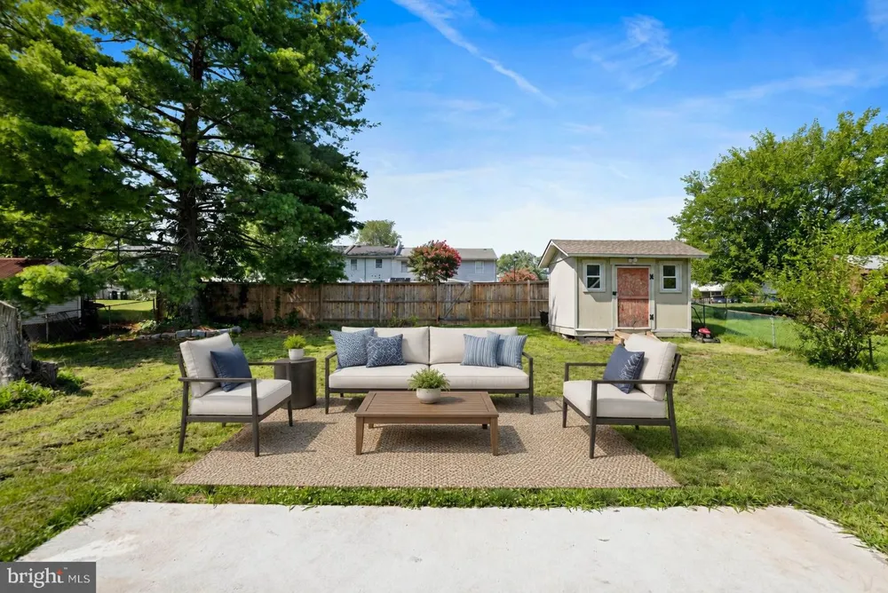 501 E POPLAR ROAD E Sterling, VA 20164