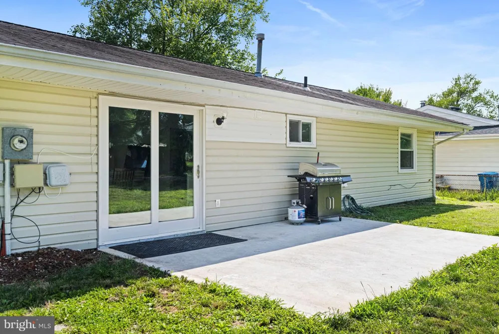501 E POPLAR ROAD E Sterling, VA 20164